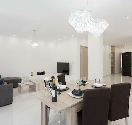 Despina'S Luxury Apt Downtown Iraklion Buitenkant foto