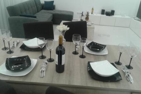 Despina'S Luxury Apt Downtown Iraklion Buitenkant foto